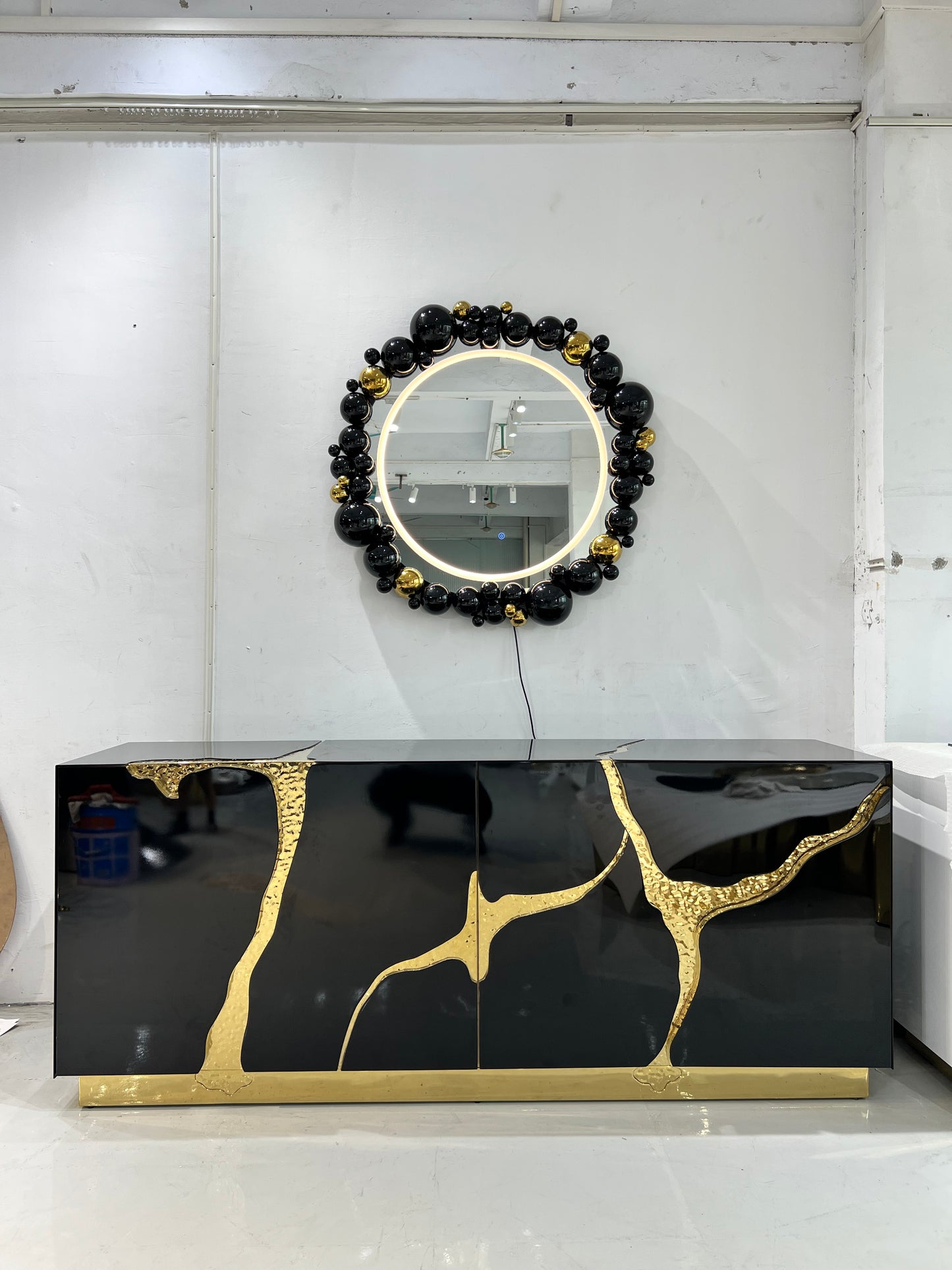 Italian Light Luxury Handmade Newton II Mirror