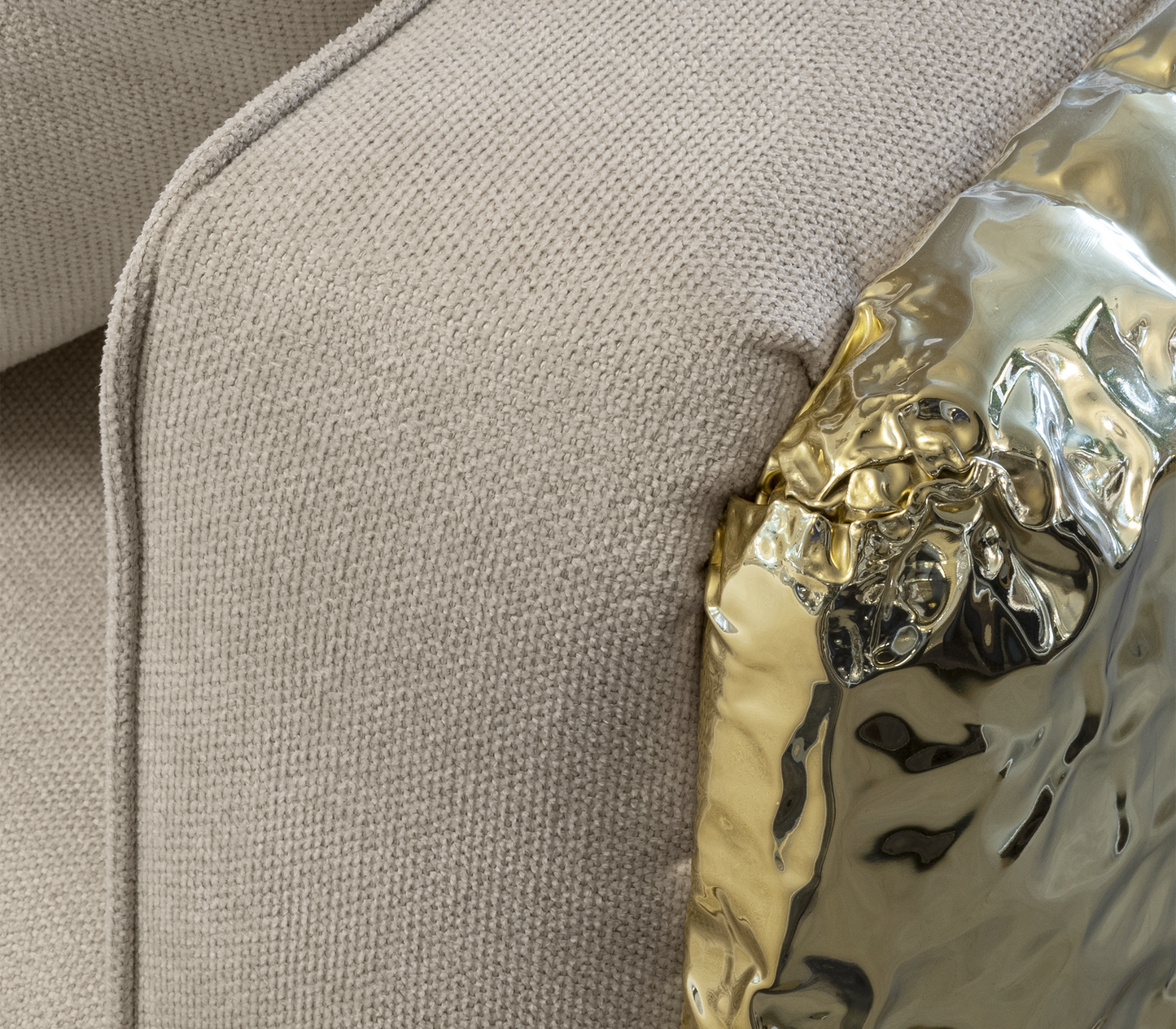 Imperfectio Sofa