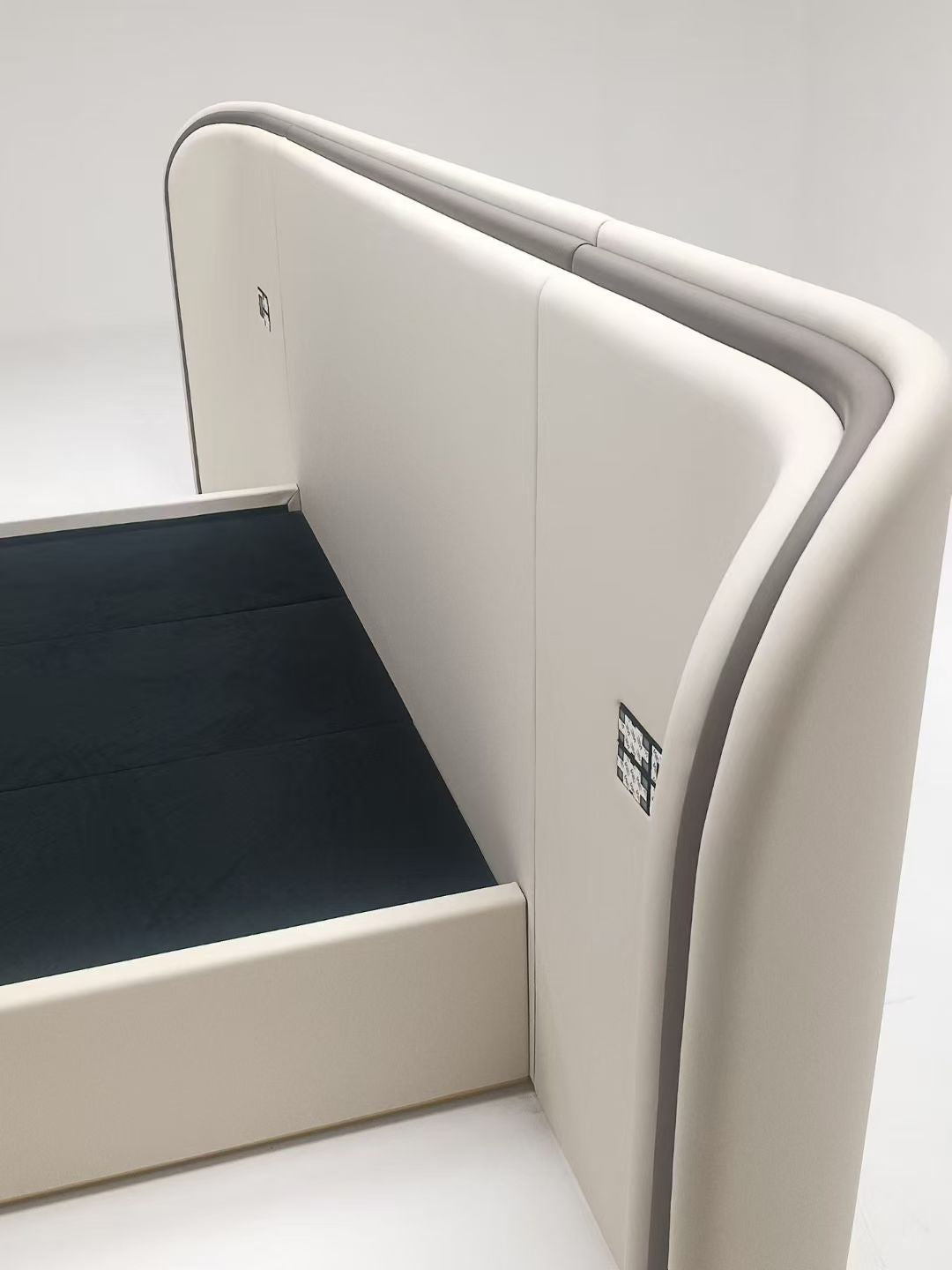 Handmade Luxury Shongko Bed