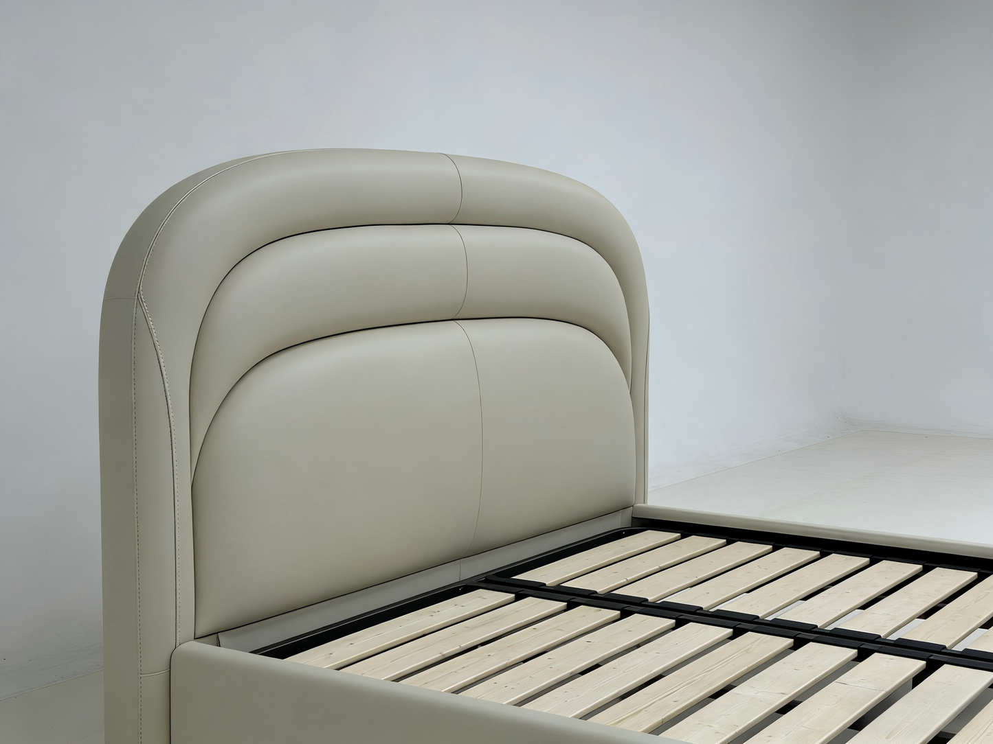 Handmade Stylish Spanish Lobo Bed