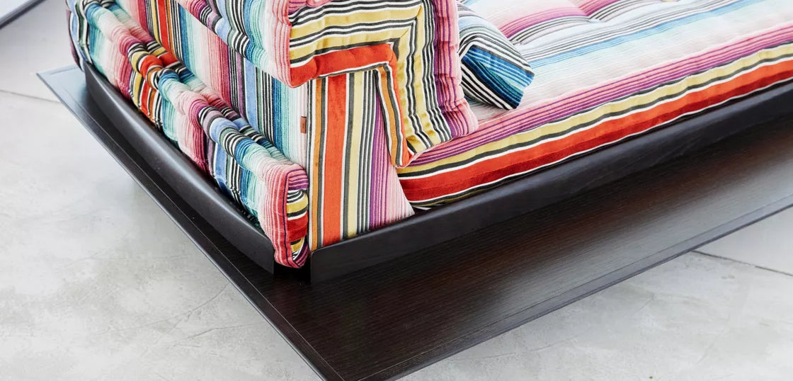Italian Fee Style Mah Jong Sofa