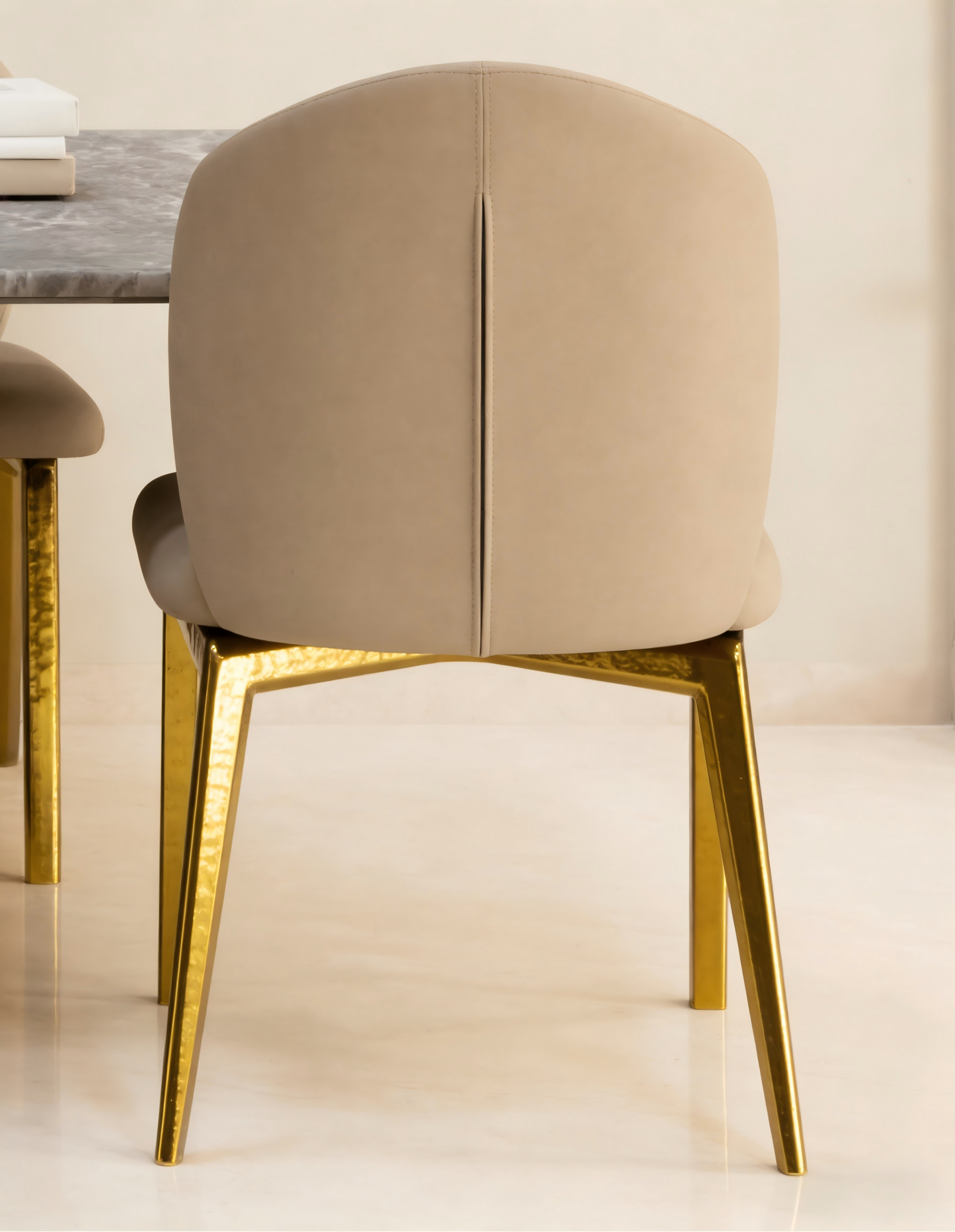 Italian Stylish Ishpi Chair