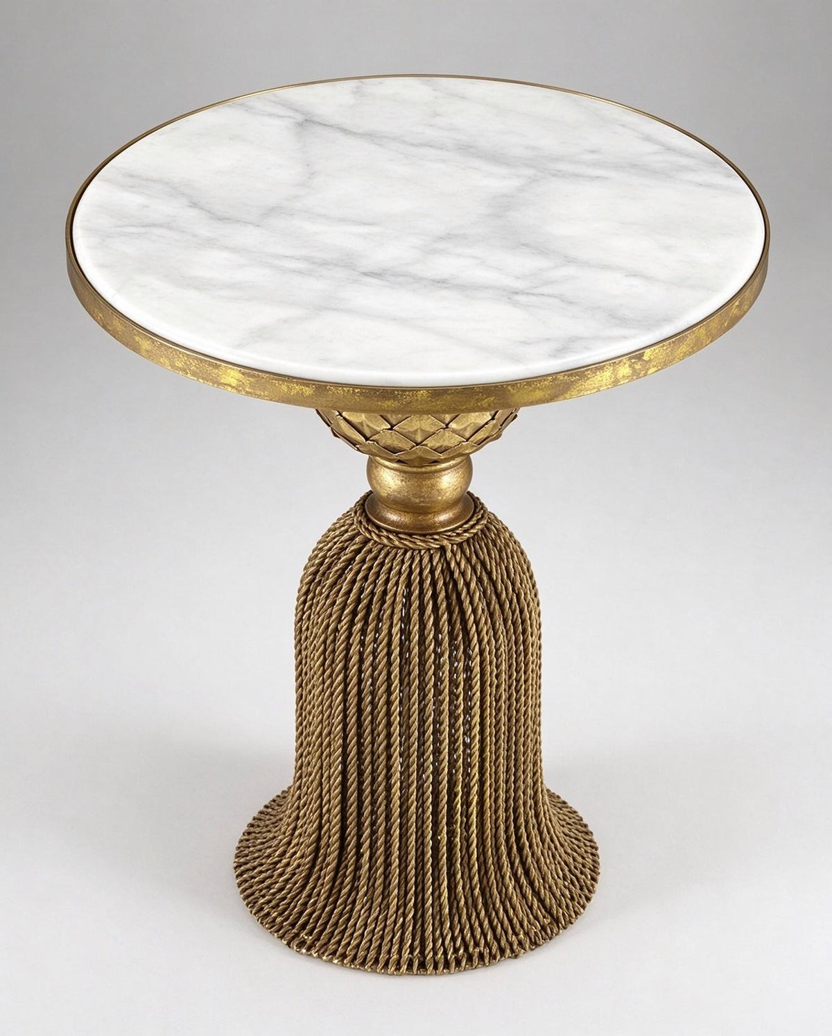 Queen Chain Corner Table