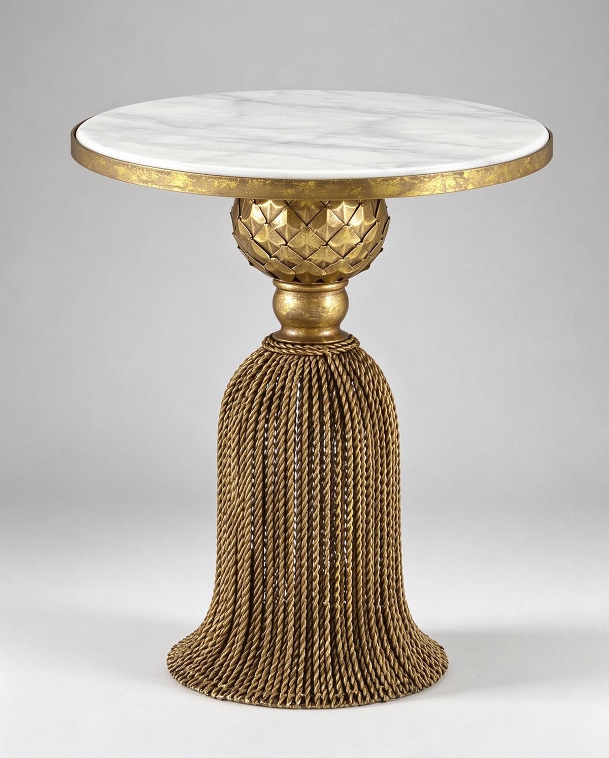 Queen Chain Corner Table