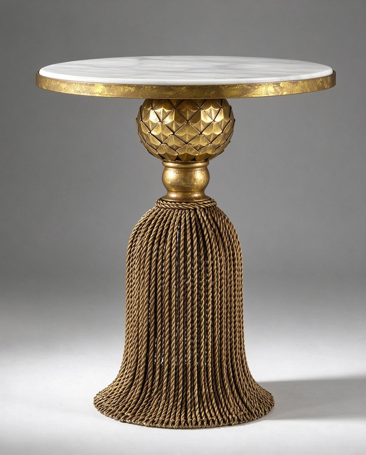 Queen Chain Corner Table