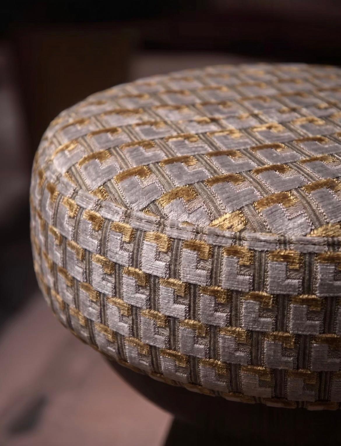 Pirouette Swivel Armchair