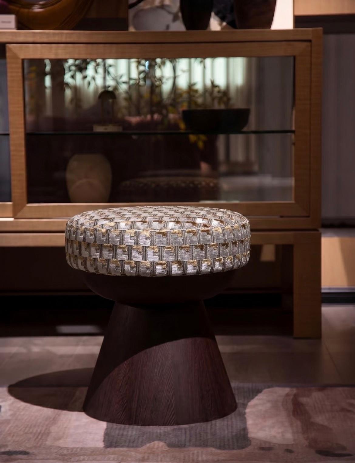 Pirouette Swivel Armchair