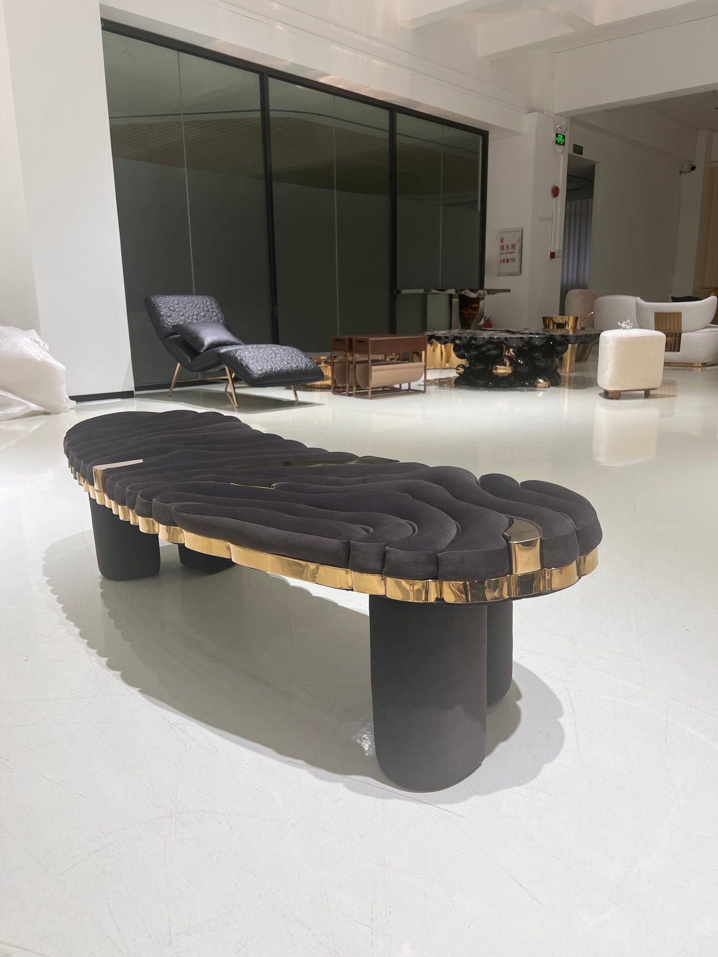 Beaty! Handmade Luxury Beauty Bench