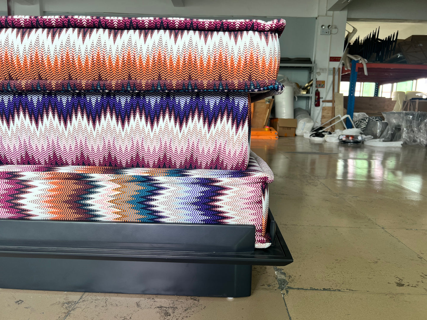 Italian Fee Style Mah Jong Sofa