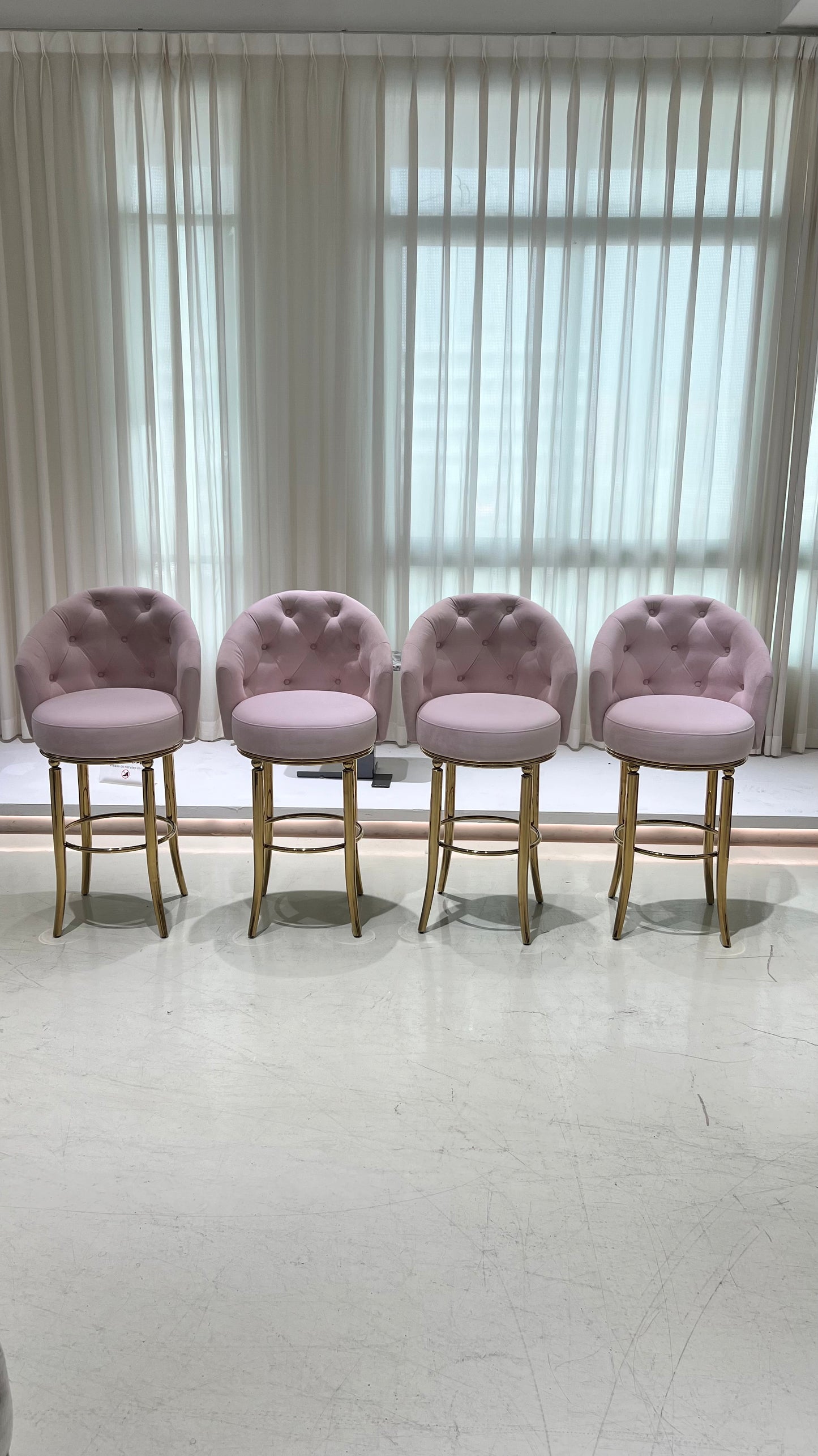 Pinky Thas Stool