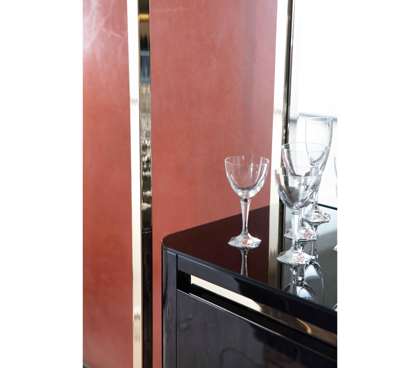 Giorgio Collection Luxury Bar Cabinet