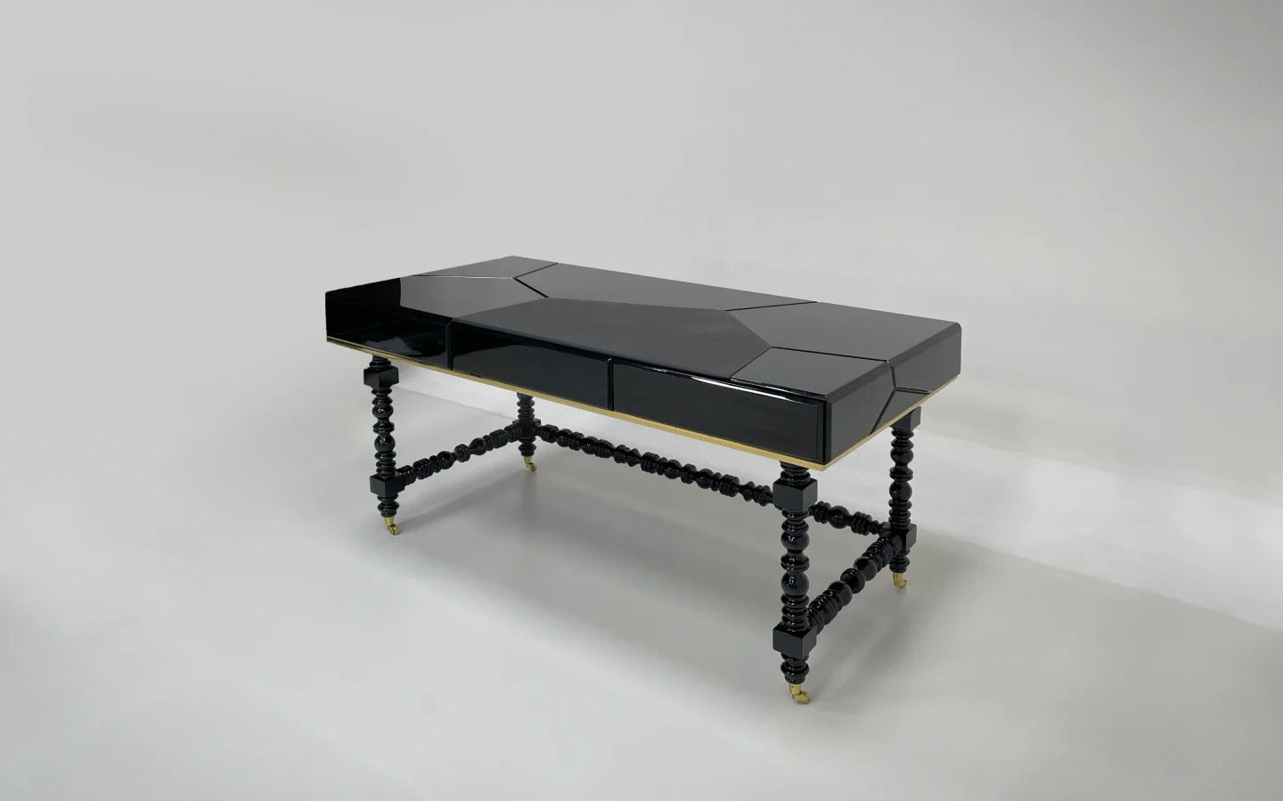 Handmade Queen Manu Desk