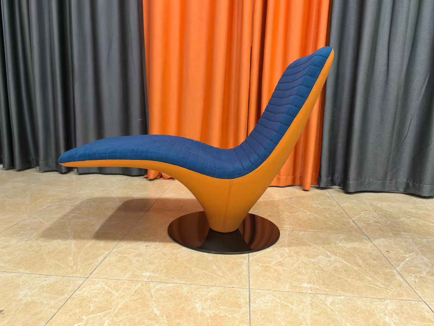 Loungi Chair