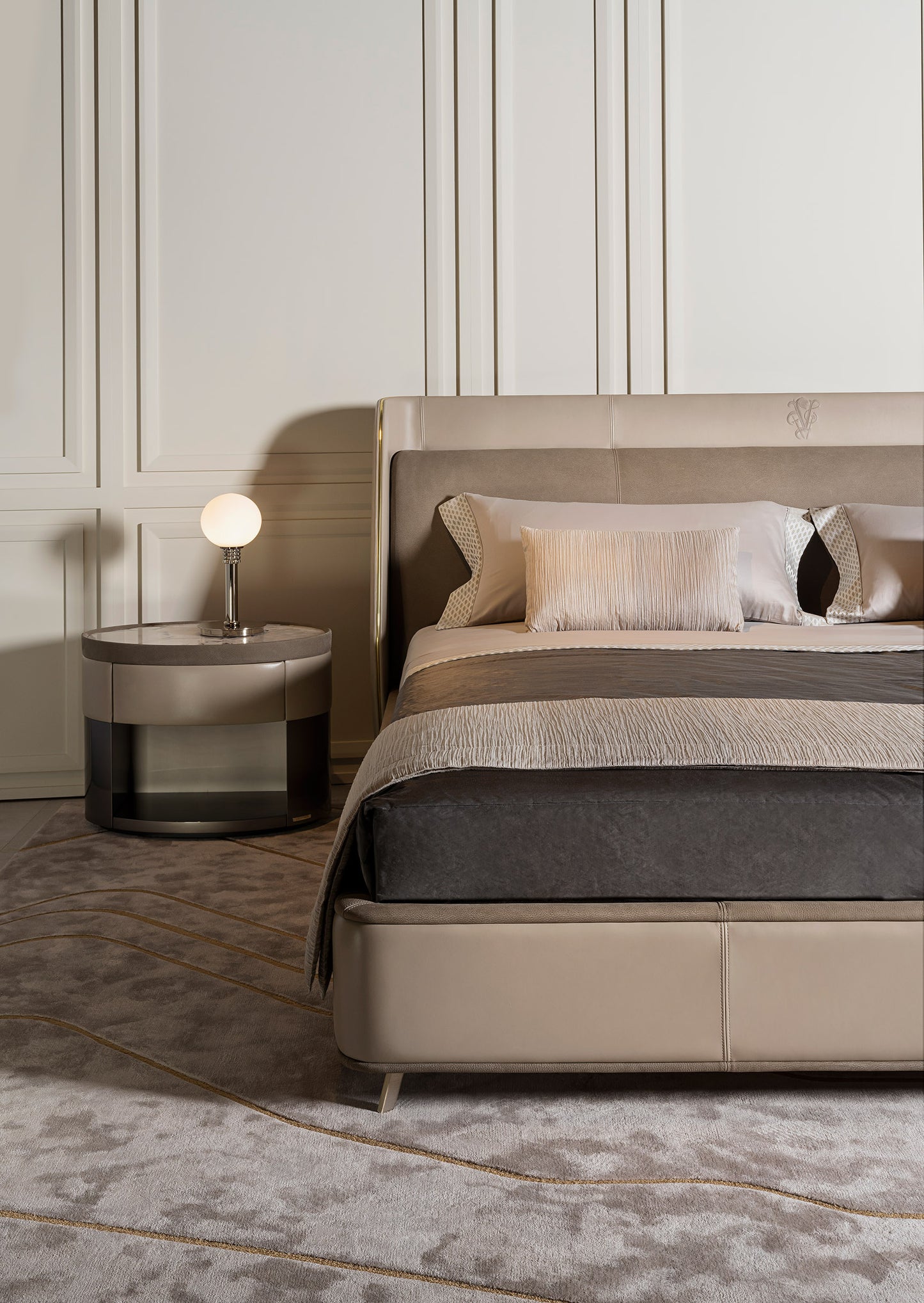 Luxury Le Comte Beside Table